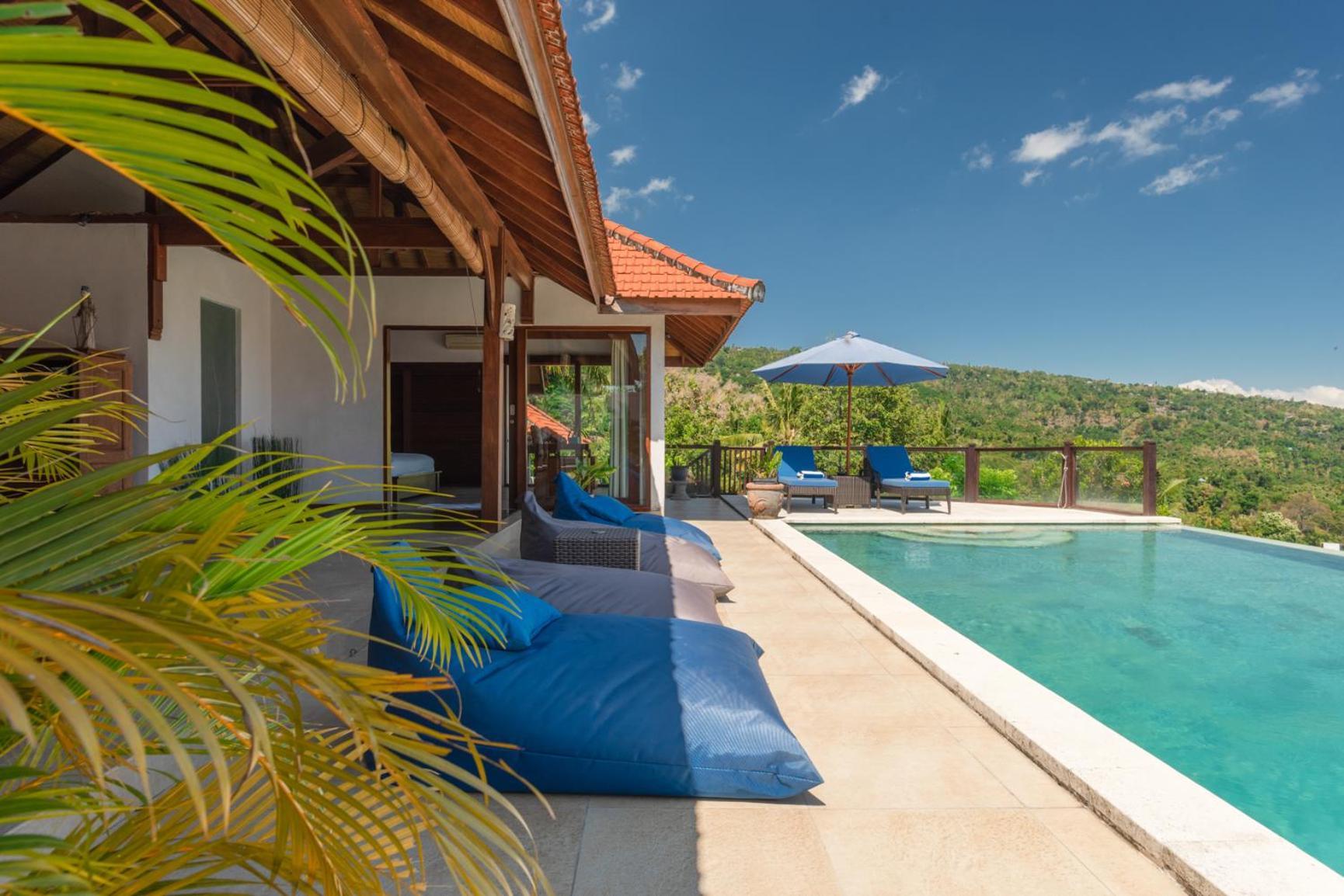 Mia With Amazing Pool Villa Lovina (Bali)