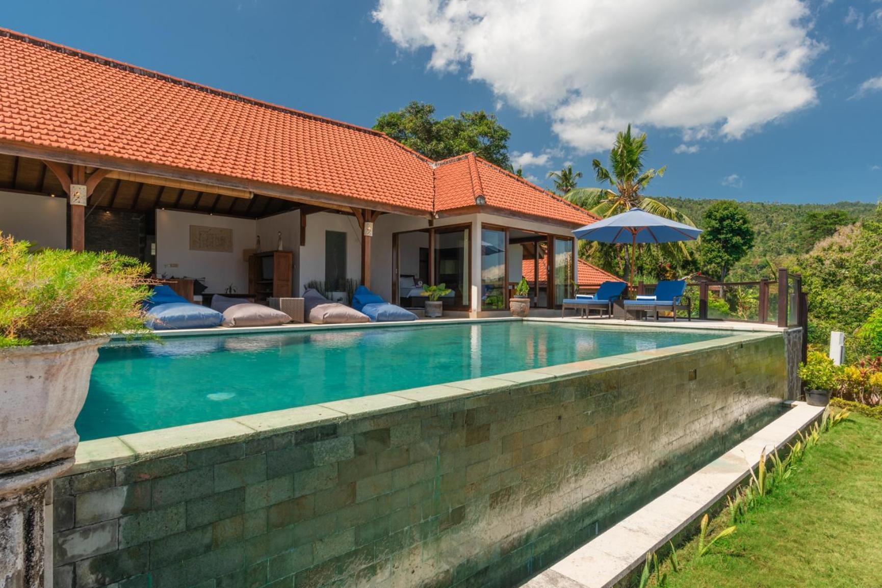 Mia With Amazing Pool Villa Lovina (Bali)