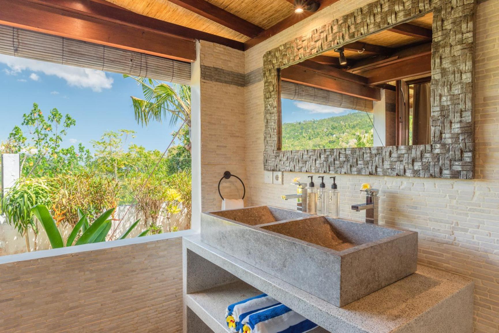 Mia With Amazing Pool Villa Lovina (Bali)
