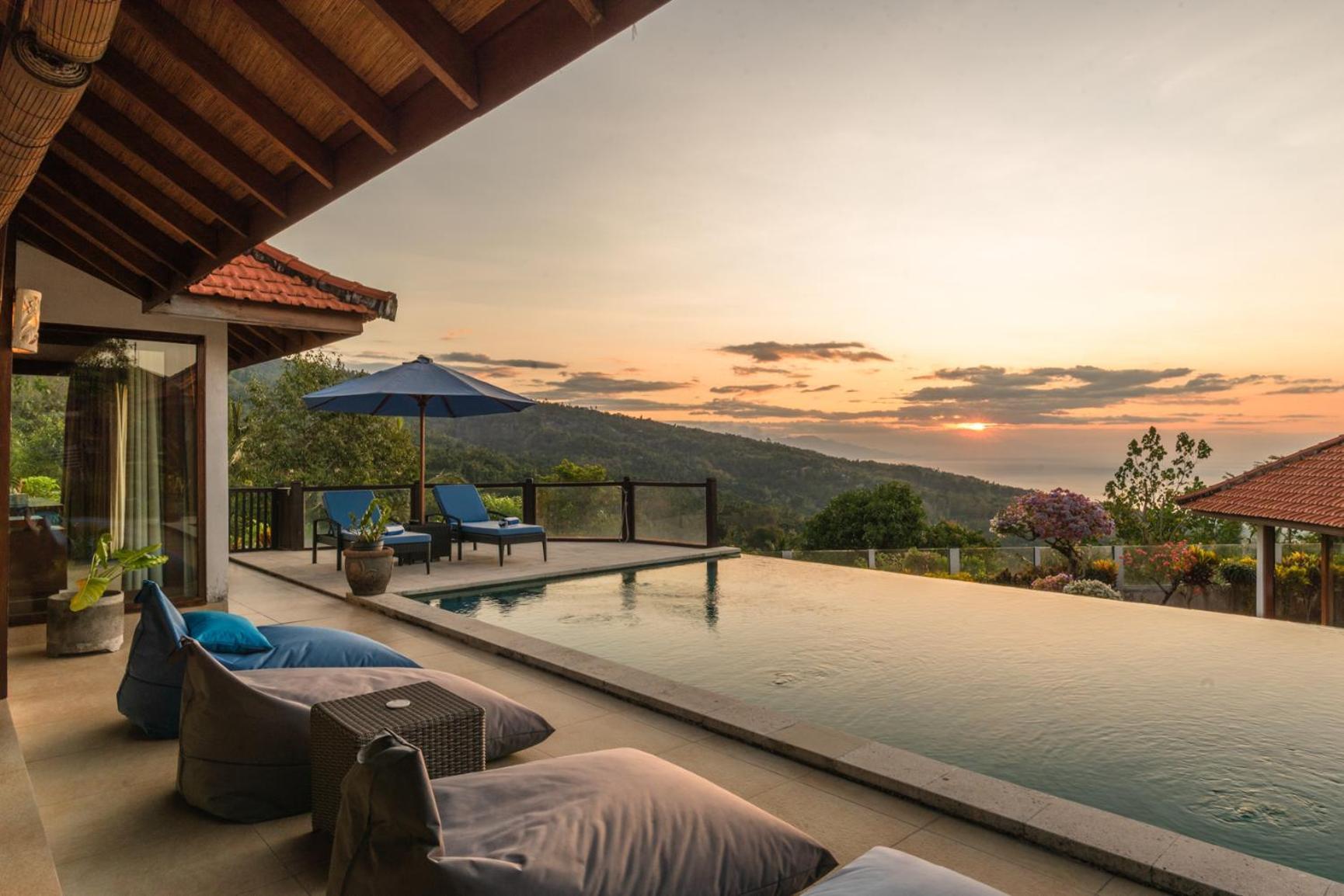 Mia With Amazing Pool Villa Lovina (Bali)